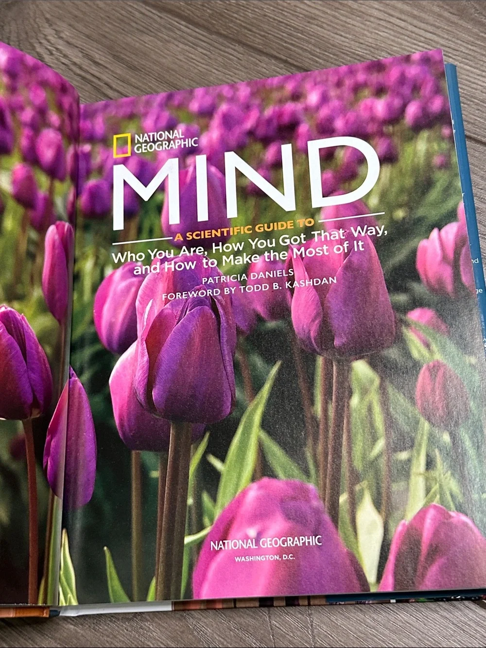 National Geographic Hardcover Book Mind: A Scientific Guide to Who You Are‎